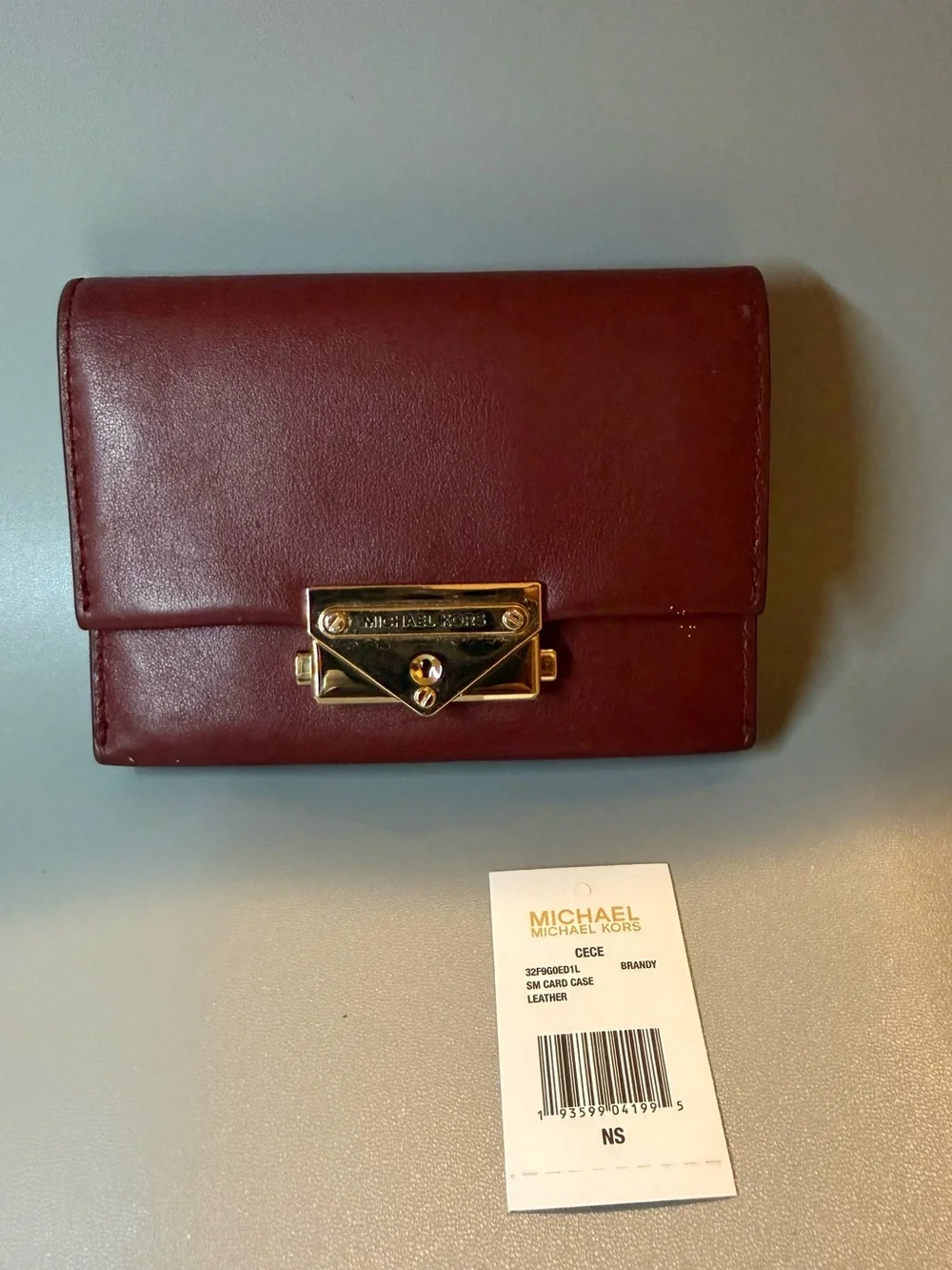 Michael Kors Burgundy Leather Tri-Fold Wallet Gold Turn Lock Coin Pocket 🖤